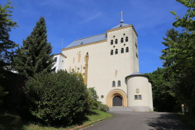 zu sehen ist die Klosterkirche Heiligenborn
